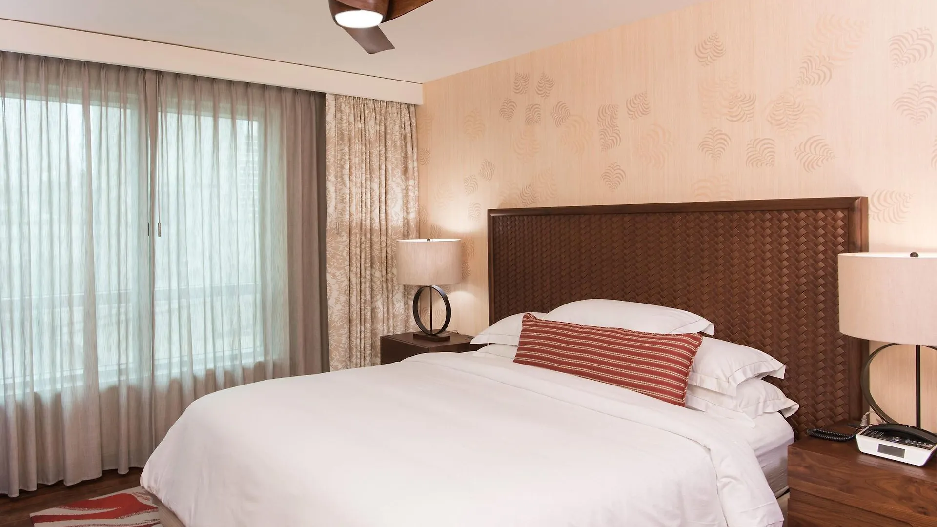Hilton Grand Vacation Club The Grand Islander Waikiki Honolulu Hotel