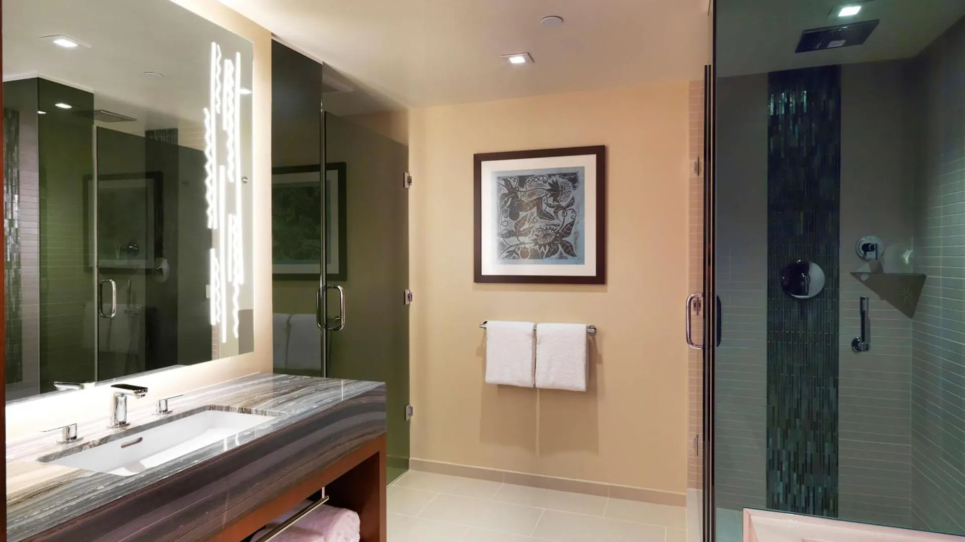Hilton Grand Vacation Club The Grand Islander Waikiki Honolulu Hotel 3*,